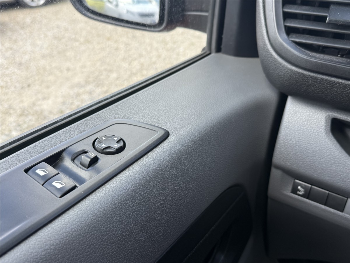 Peugeot Traveller