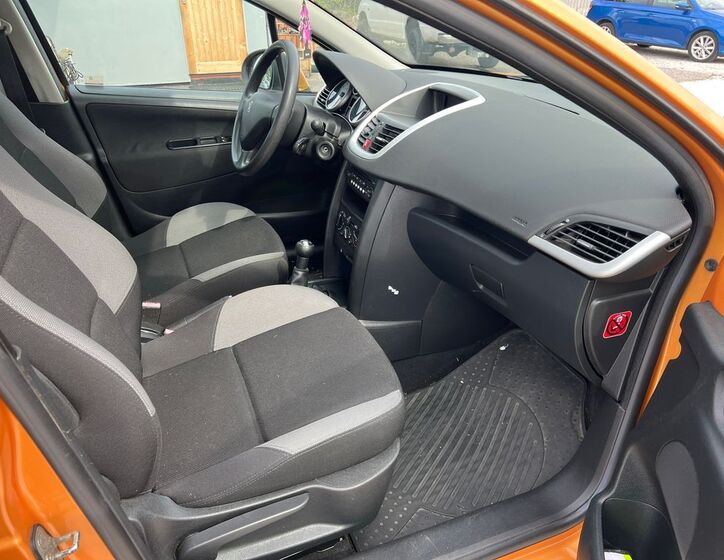 Peugeot 207 10