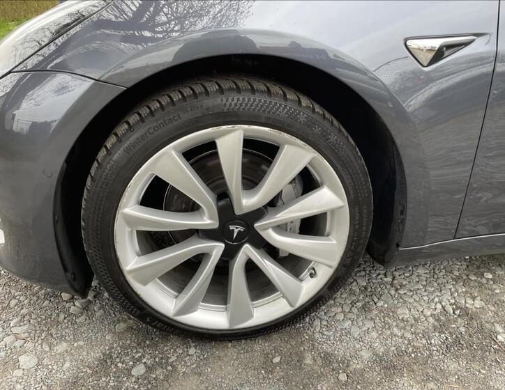 Tesla Model 3 43