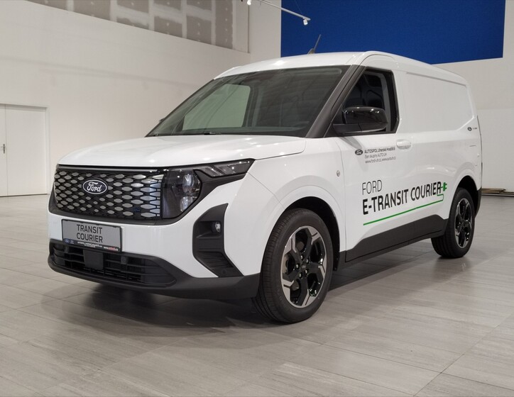 Ford Transit Courier 1