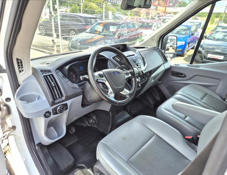Ford Transit 9