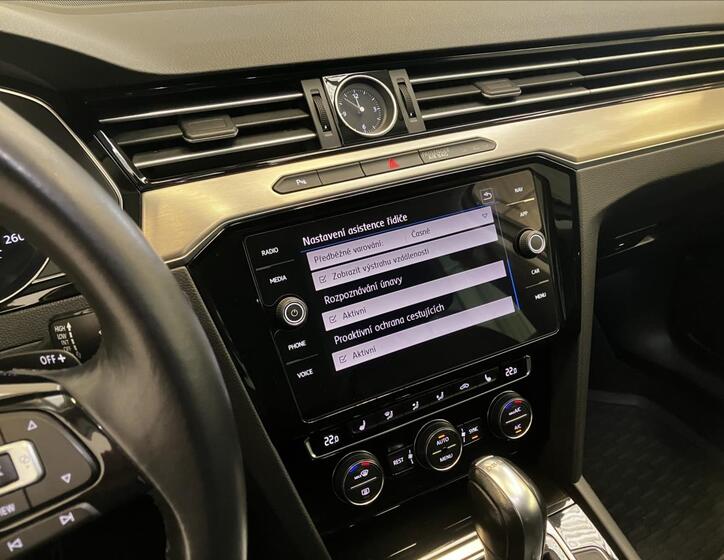 Volkswagen Passat 9
