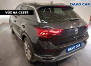 Volkswagen T-Roc 3
