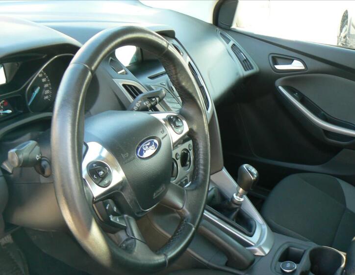 Ford Focus 10