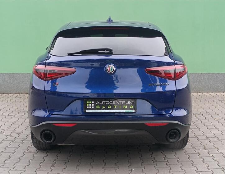 Alfa Romeo Stelvio 13