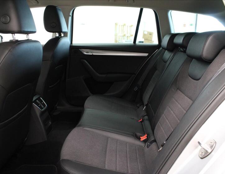 Škoda Octavia 14