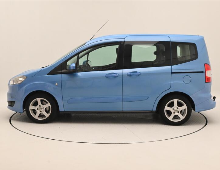 Ford Tourneo Courier 8