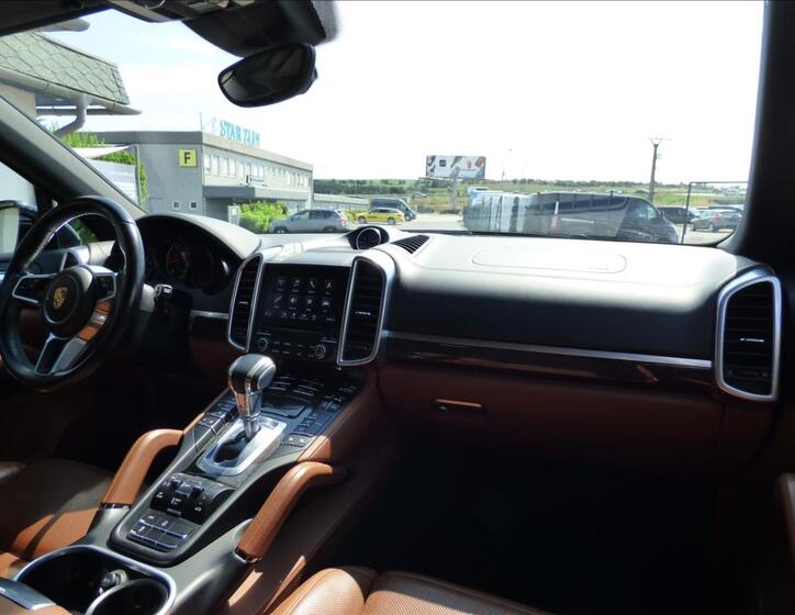 Porsche Cayenne 58