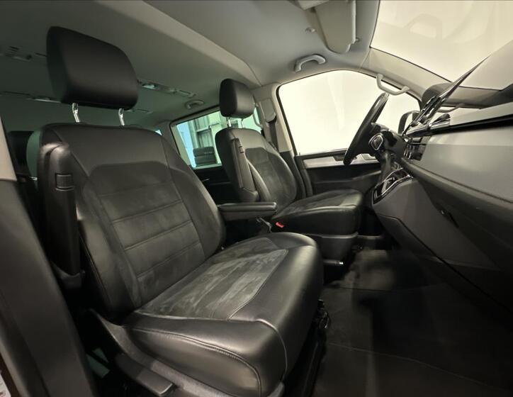 Volkswagen Multivan 25