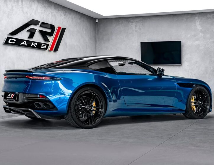 Aston Martin DBS 5