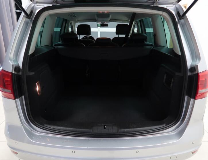Volkswagen Sharan 9