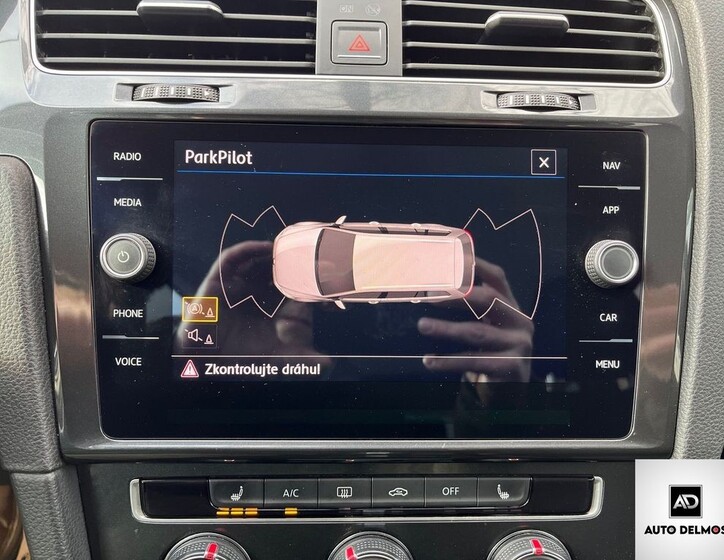 Volkswagen Golf 40