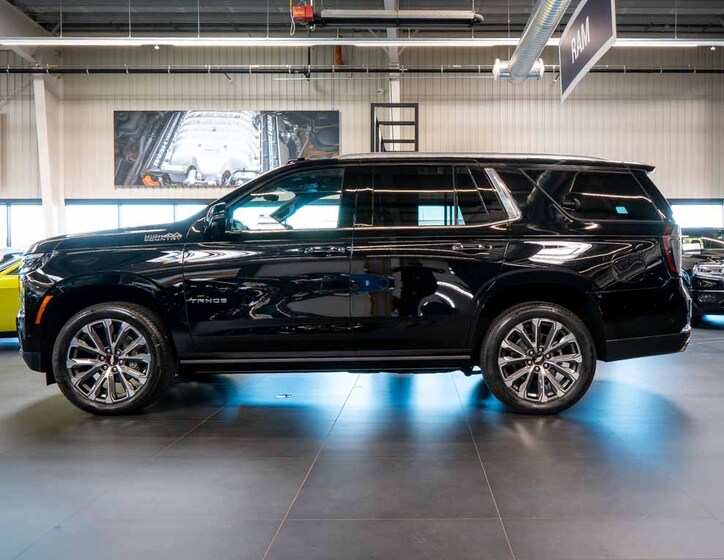 Chevrolet Tahoe 2