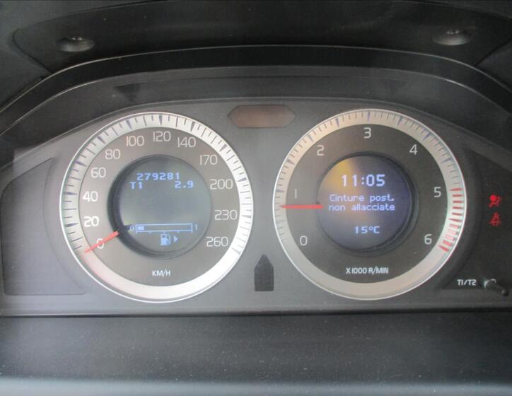 Volvo XC70 15