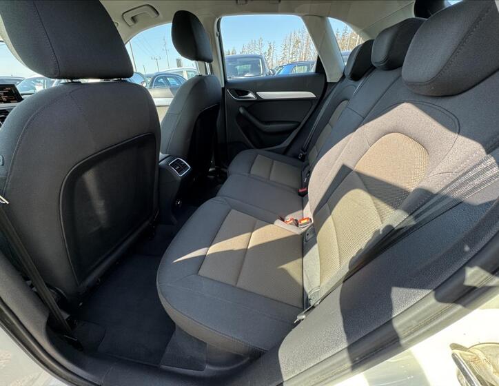 Audi Q3 12