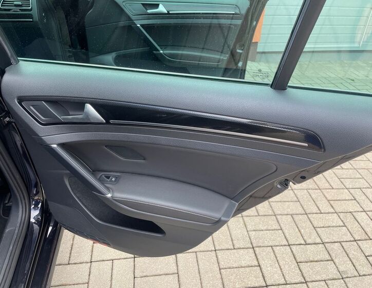 Volkswagen Golf 34