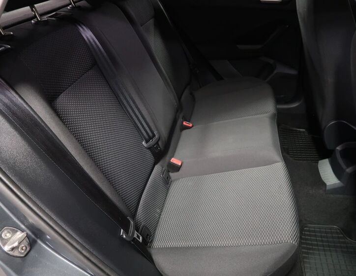 Volkswagen T-Roc 12