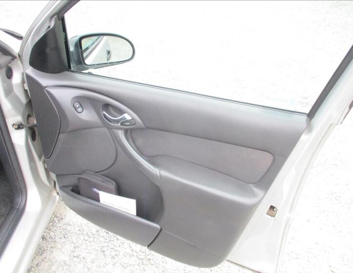 Ford Focus 10