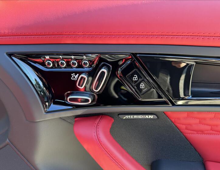 Jaguar F-Type 38