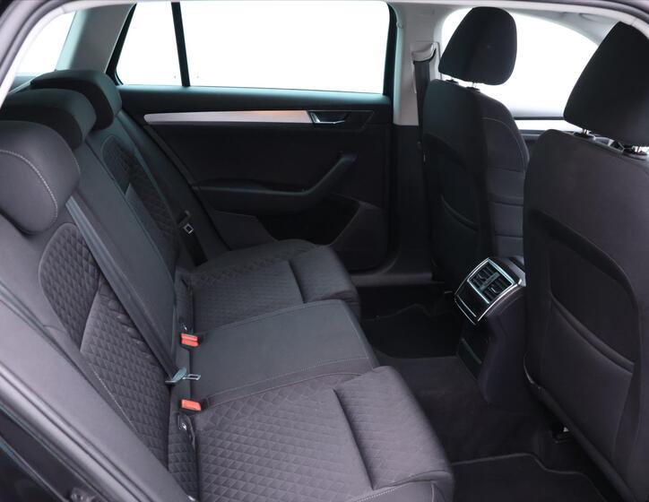 Škoda Superb 14