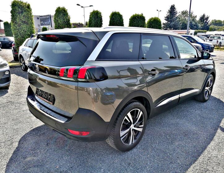 Peugeot 5008 5