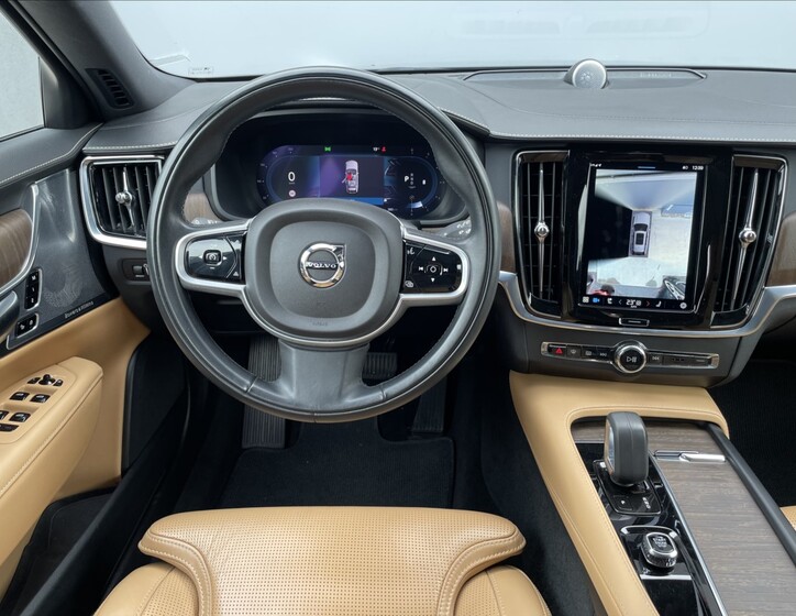 Volvo V90 10