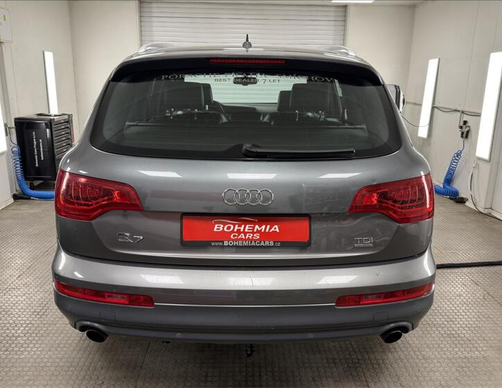 Audi Q7 5