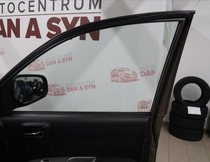 Mitsubishi L200 10