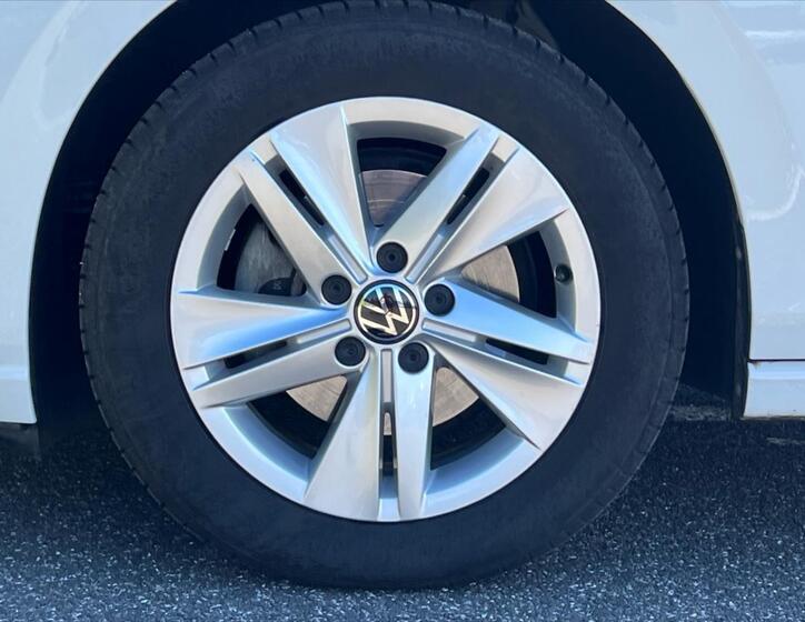 Volkswagen Golf 12