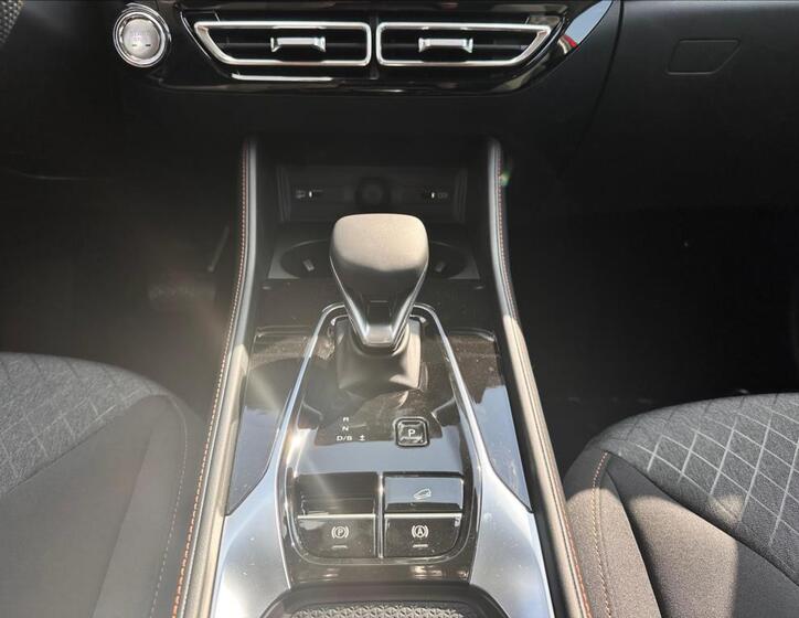 MG HS 12