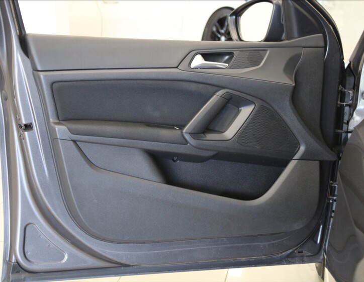 Peugeot 308 13