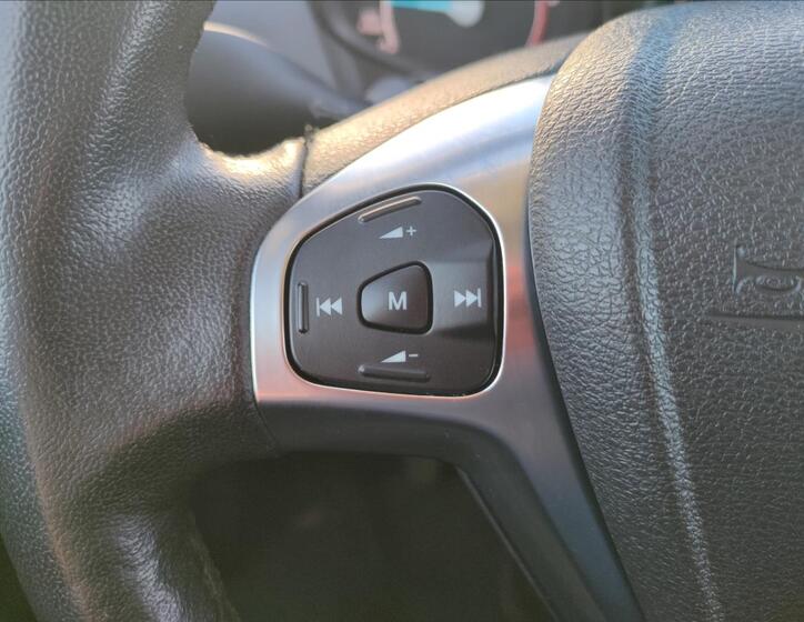 Ford Tourneo Courier 24