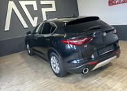 Alfa Romeo Stelvio 10