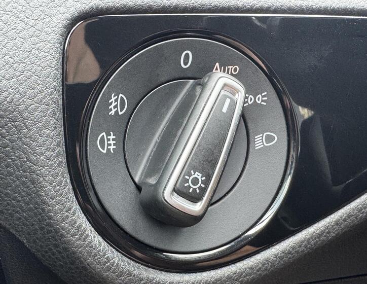 Volkswagen Golf 20