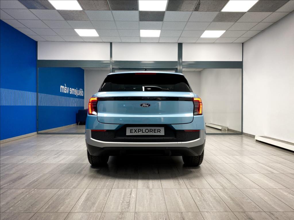 Ford Explorer 4