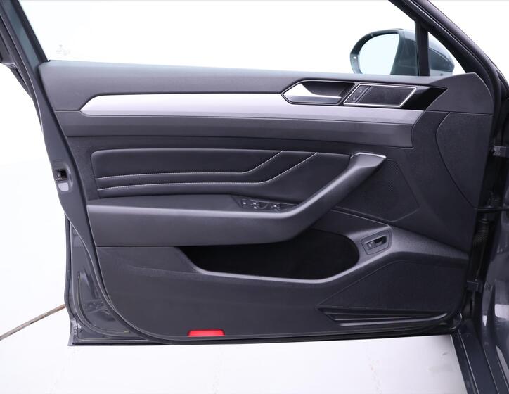Volkswagen Passat 11