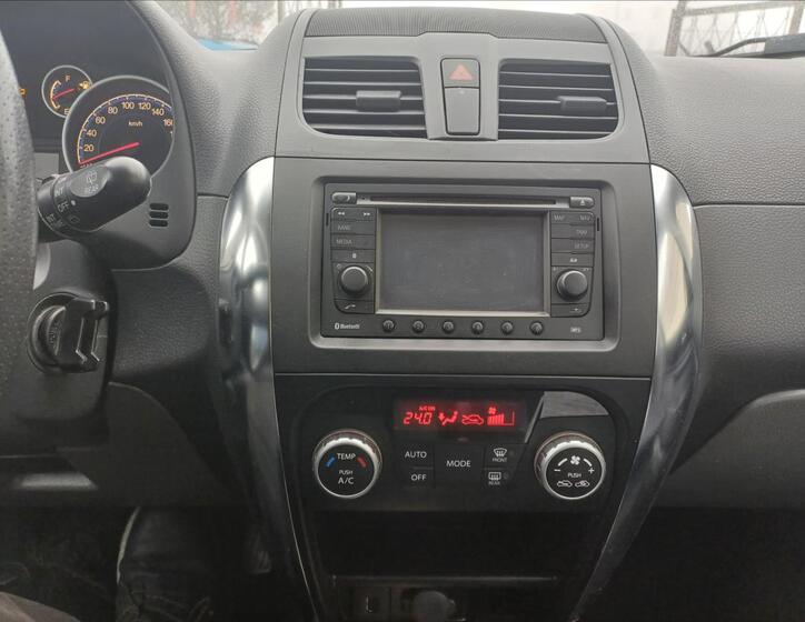 Suzuki SX4 9