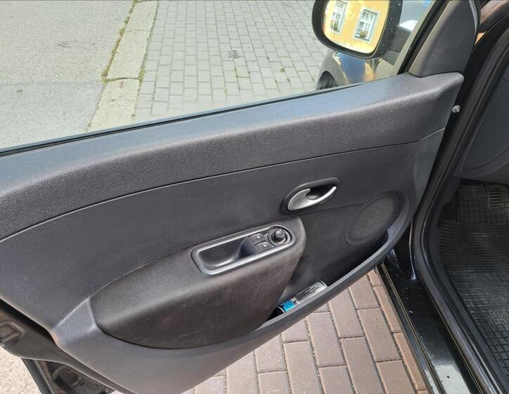 Renault Clio 19