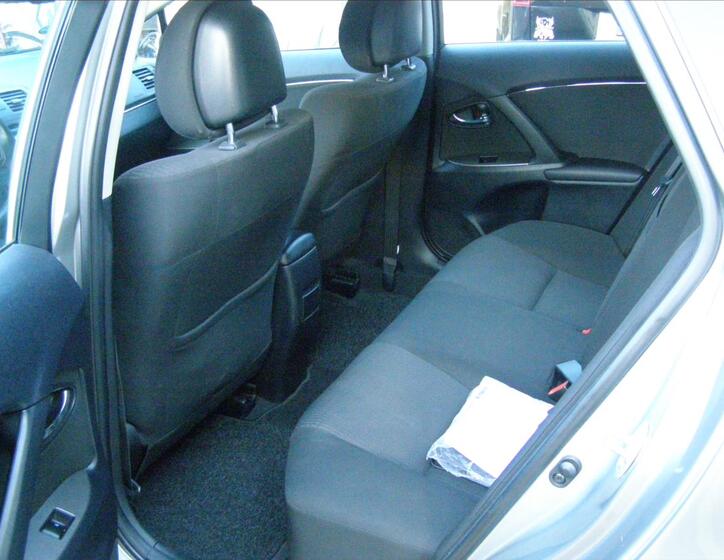 Toyota Avensis 17