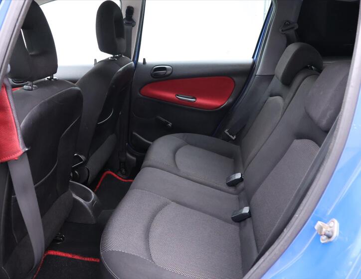 Peugeot 206 13