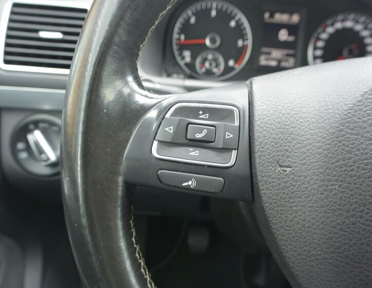Volkswagen Touran 10