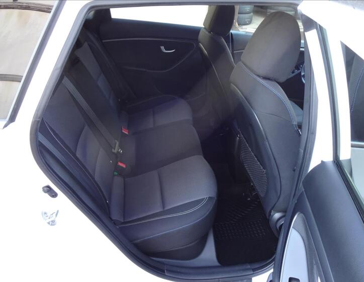 Hyundai i30 25