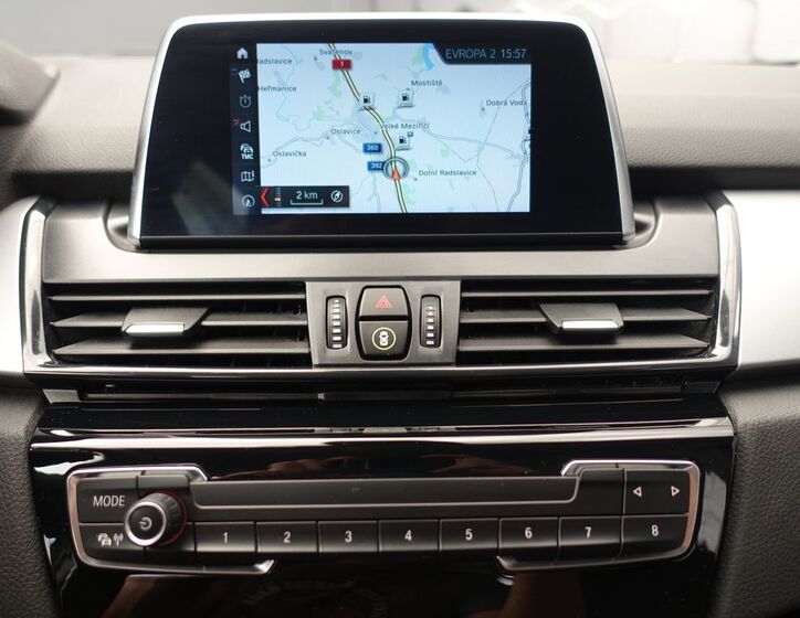 BMW Řada 2 13