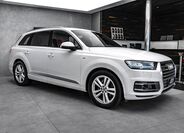 Audi Q7 4