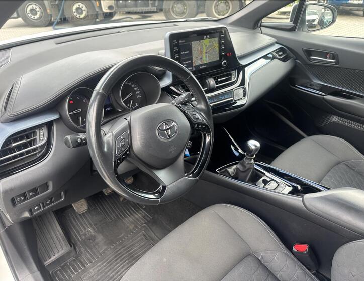 Toyota C-HR 12
