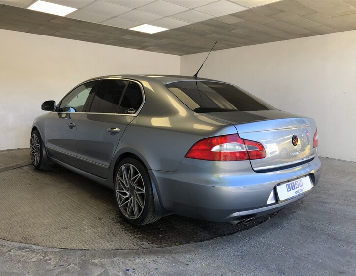 Škoda Superb 8