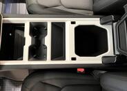 Land Rover Defender 21