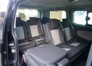 Ford Tourneo Custom 13