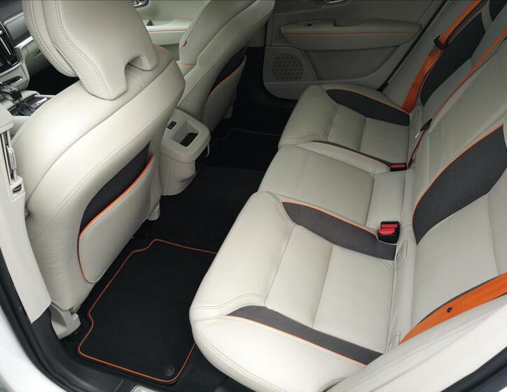 Volvo V90 19