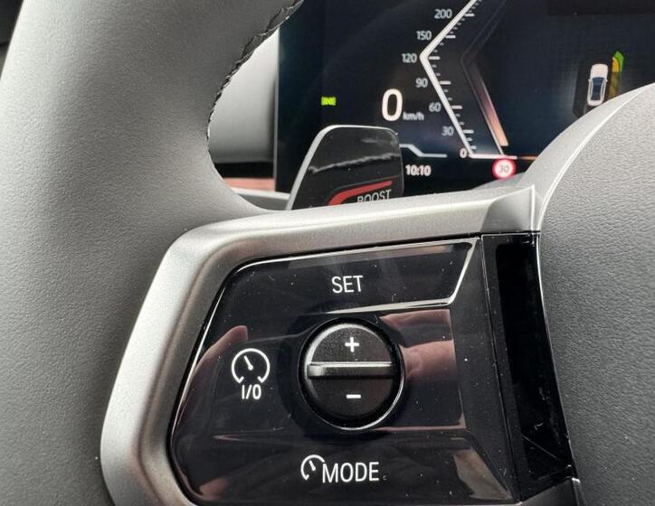 BMW i5 13